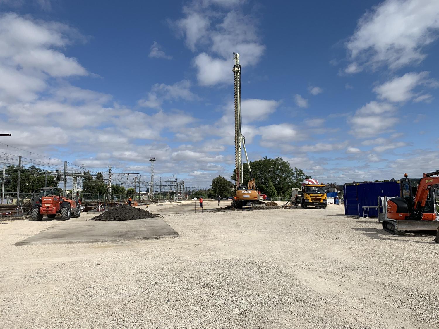 Début des travaux d'un bâtiment Tertiaire et d'Ateliers SNCF Réseau en gare de Blois