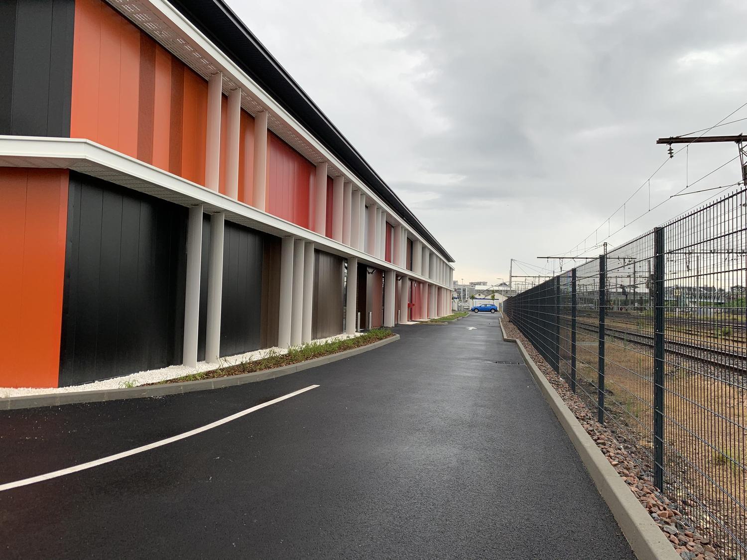 Bâtiment tertiaire et ateliers SNCF Réseau à Blois 4